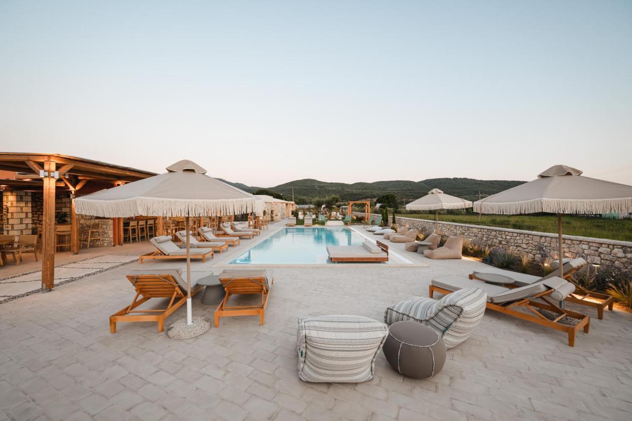 Trinity Design Suites Valanidorachi Buitenkant foto
