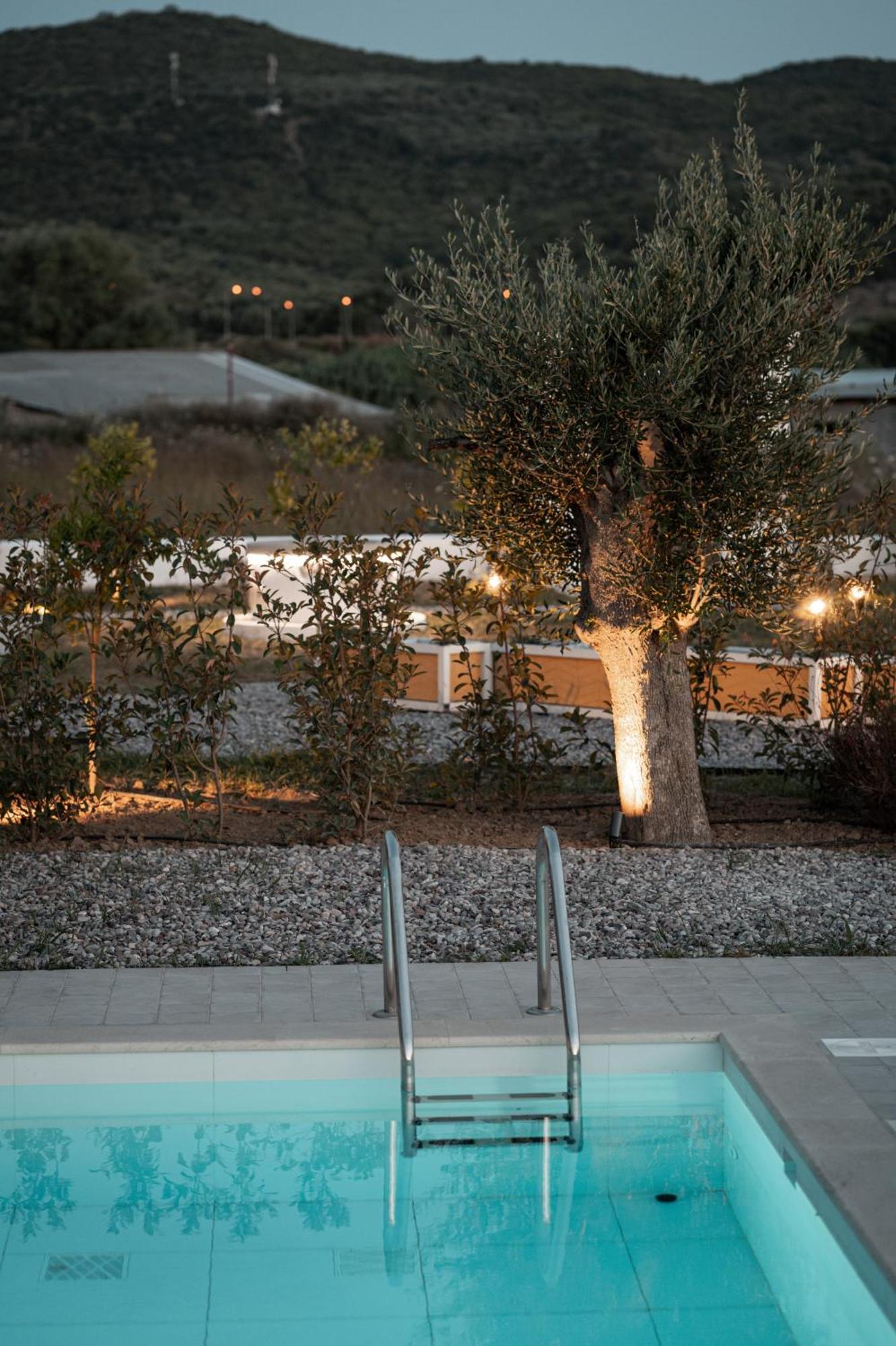 Trinity Design Suites Valanidorachi Buitenkant foto